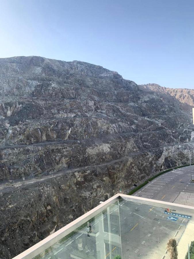 Ocean Mountain View Apartment At The Address Al Fujayrah Exterior foto